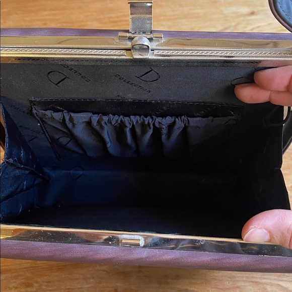 🤍 D Collection Elegant Structured Handbag - Picture 8 of 10